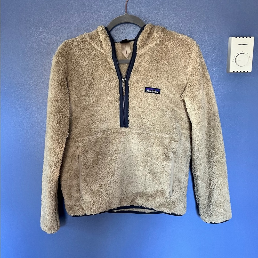 Patagonia Women's Los Gatos Hooded Fleece Pullover in Shroom Taupe. Size Small.